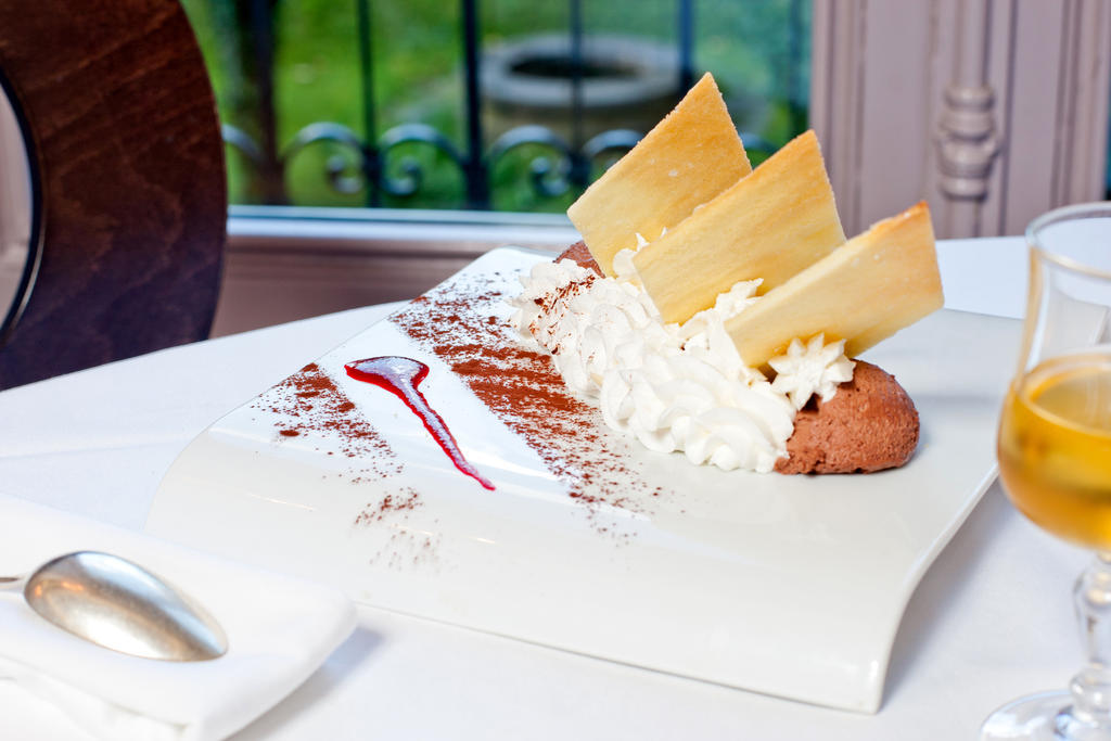 Hotel Chapelle Et Parc Lourdes
