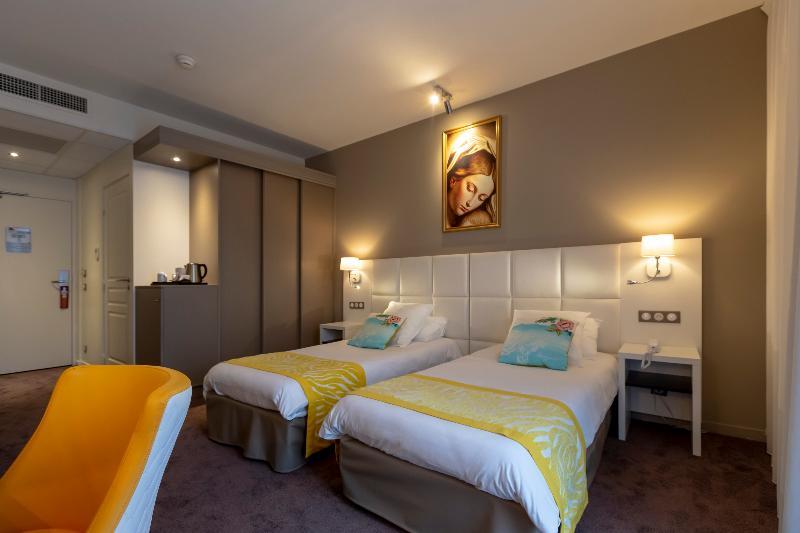 Chapelle Et Parc Hotel 4*