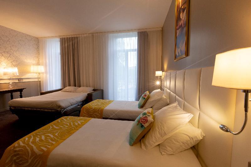 Chapelle Et Parc Hotel Lourdes