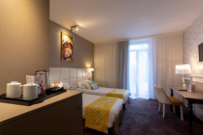 Hotel Chapelle Et Parc 4*